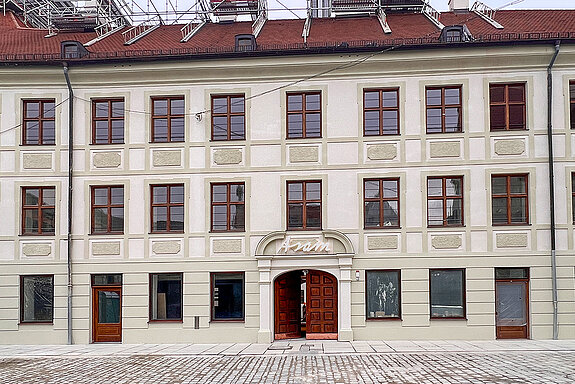 Das historische Asamgebäude - schon vor Fertigstellung ein Schmuckstück und barockes Kleinod. Bald wird es das lebendige Kulturzentrzm für alle im Herzen Freisings sein. (Foto: Stadt Freising) 