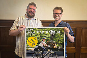 Stadtrat und STADTRADEL-Star Dr. Maximilian Breu (links) gemeinsam mit Dominik Fuchs (Mobilitätsbeauftragter der Stadt Freising)