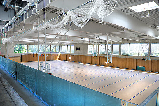 Die neue Dreifachturnhalle kann als Versammlungsstätte und nach Schulende für den Vereinssport genutzt werden. (Foto: Stadt Freising)