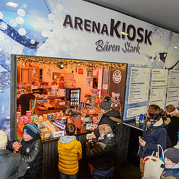 In der Eishalle Freising steht ein Kiosk mit Getränken und kleinen Snacks zur Verfügung. (Foto: ski) 