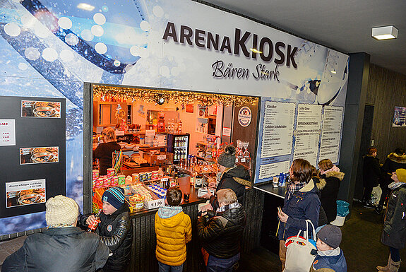 In der Eishalle Freising steht ein Kiosk mit Getränken und kleinen Snacks zur Verfügung. (Foto: ski) 