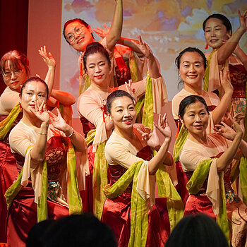 Ein weiterer Höhepunkt des Abends war der Chinesische Kulturverein, der das Publikum mit seinen Tänzen verzauberte.