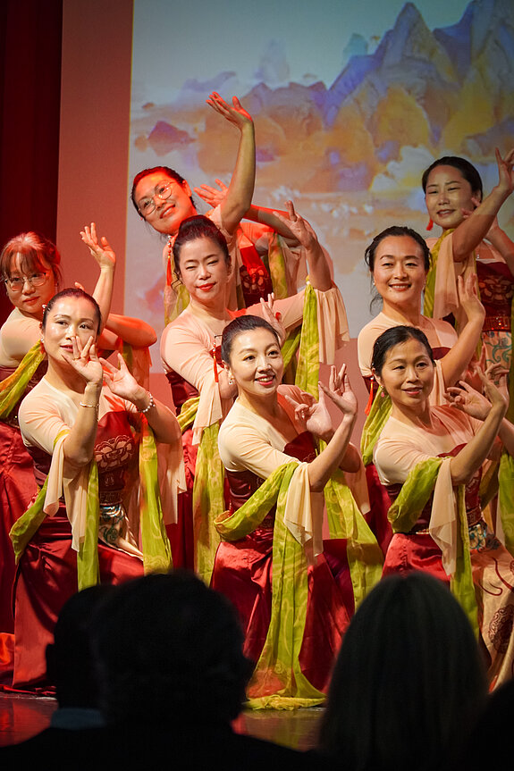 Ein weiterer Höhepunkt des Abends war der Chinesische Kulturverein, der das Publikum mit seinen Tänzen verzauberte.