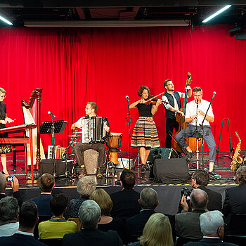 Luz Amoi sorgen im Pavillon der Musikschule für beste Stimmung. (Foto: Stadt Freising) 