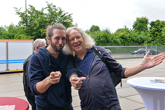 Immer gut gelaunt: Marc Hanow (rechts) und Julian Hobmeier - besser bekannt als Singer-Songwriter-Duo Apollon's Smile.