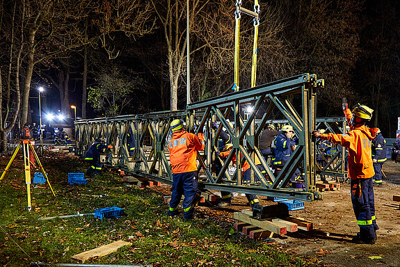 Die Zivil- und Katastrophenschutzorganisation verfügt über eine eigene Fachgruppe Brückenbau. (Foto: THW Freising)