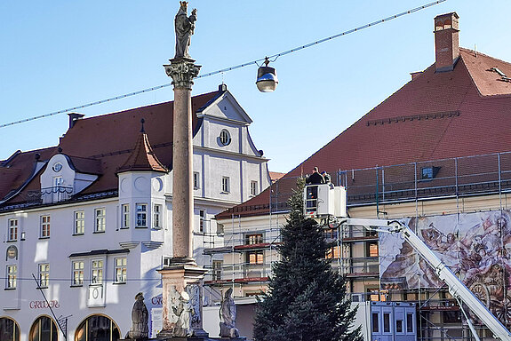 Erstmals illuminiert wird der Christbaum am Freitag, 26. November. (Foto: Stadt Freising)