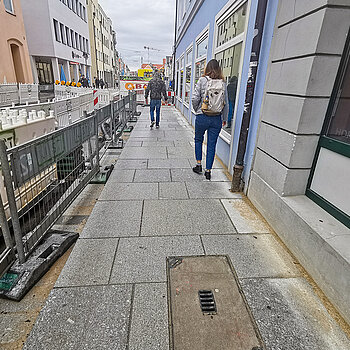 Auch mit der Neupflasterung in der Oberen Hauptstraße wurde 2020 begonnen - hier entlang der südlichen Häuserzeite zwischen Sackgasse und Karlwirt-Kreuzung. (Foto: Stadt Freising)