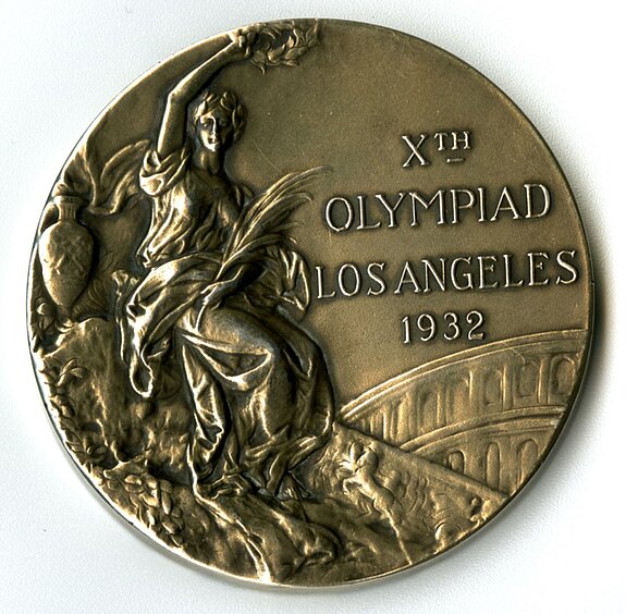 Goldmedaille des Gewichthebers Rudolf Ismayr, gewonnen bei den Olympischen Spielen 1932 in Los Angeles.