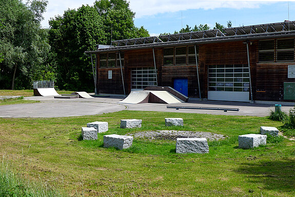 Außengelände Freigelände hinter dem Tollhaus  und der Actionhall