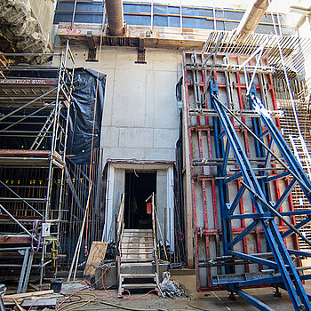 Westtangente Freising: Schachtbauwerk mit nördlichem Tunnelausstieg zur Vöttinger Straße.