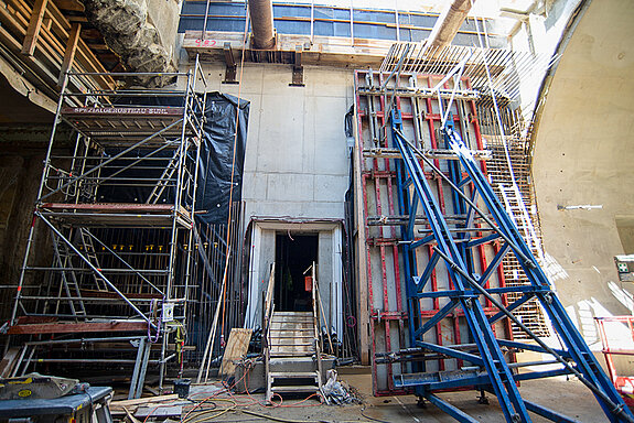 Westtangente Freising: Schachtbauwerk mit nördlichem Tunnelausstieg zur Vöttinger Straße.