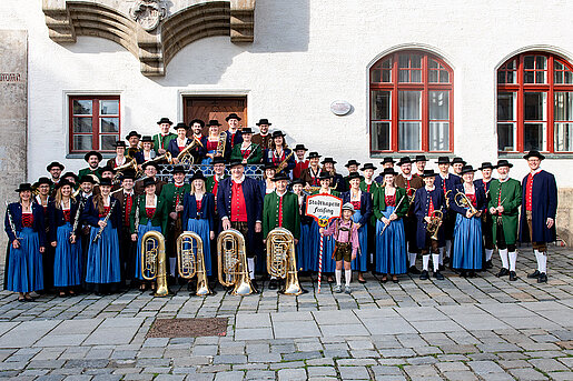 Auch die Stadtkapelle Freising sorgt am Sonntag für echte Volksfest-Stimmung auf dem Marienplatz.