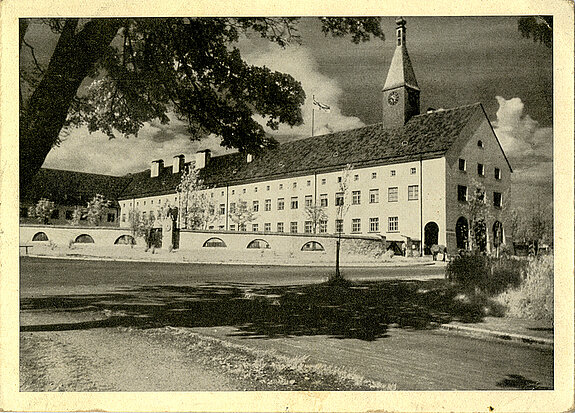 Bildausschnitt einer Postkarte der Freisinger Artilleriekaserne um 1940.