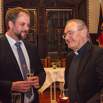 OB Tobias Eschenbacher und Weihbischof Bernhard Haßlberger sind auch persönlich eng verbunden. (Foto: Stadt Freising)