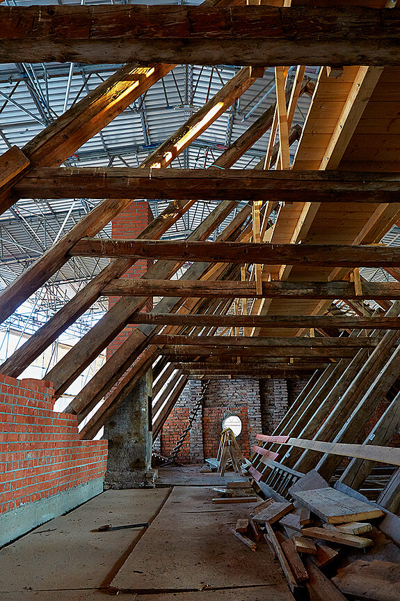 Dachsanierung und Deckenverstärkung im Asamgebäude Freising. 