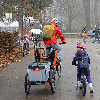 Und ab geht´s mit Kind und Kegel zum Pflanzen nach Hause. 