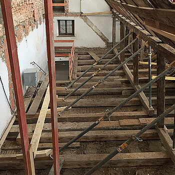 Dachsanierung und Deckenverstärkung im Asamgebäude Freising. 