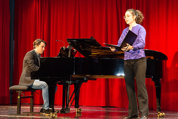 Schuberts „An die Musik“, virtuos dargeboten von Cordula Krätzel (Gesang) und Jacob Burzin am Klavier