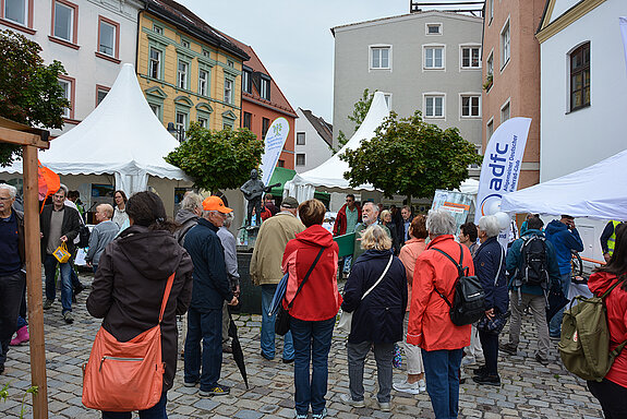 Buntes Treiben am Aktionstag der Freisinger Umwelttage in der Innenstadt. (Foto: Stadt Freising9