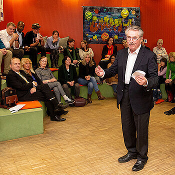 "Wir wissen, was wir an unserer Stadtbibliothek haben", sagte Kulturreferent Hubert Hierl. (Foto: Stadt Freising)