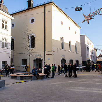 Letzte Vorbereitungen für die Einweihungsfeier. (Foto: Stadt Freising)