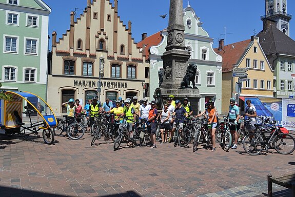 Gruppenbild: Auftakttour des STADTRADELN 2019 