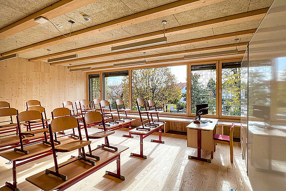 Der Anbau der Grundschule St. Lantbert bietet den Kindern freundliche, lichtdurchflutete Klassenzimmer. (Foto: Stadt Freising)