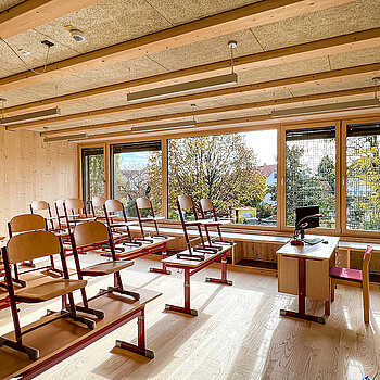 Der Anbau der Grundschule St. Lantbert bietet den Kindern freundliche, lichtdurchflutete Klassenzimmer. (Foto: Stadt Freising)