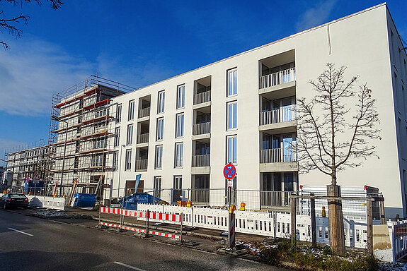 An der Katharina-Mair-Straße entstehen 115 Mehrgenerationen-Wohnungen. (Foto: Stadt Freising) 