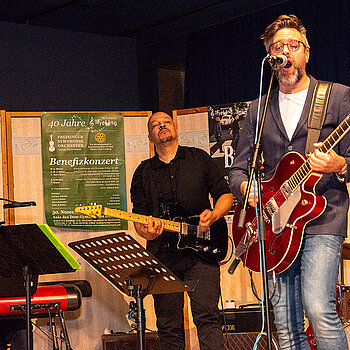 Die „Martin Keeser Tribute Band“ präsentiert„Come together“ als Huldigung der „Beatles Revival Show“, die zwei Mal in der Luitpoldhalle für ein ausverkauftes Haus gesorgt hatte