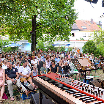 Gleich geht´s los: Mit "A Night of Funk & Soul" startet das zweiwöchige Sommer Wunder-Programm.  (Foto: Stadt Freising)