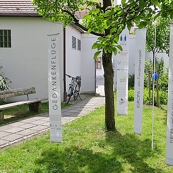 Gedankenflüge - eine Installation von Modern Studio und KULTUR-gut! zu Europa. 