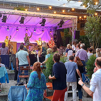 Sommerwunder Freising mit Boppin`B im Lindenkeller-Biergarten. (Foto: Stadt Freising)