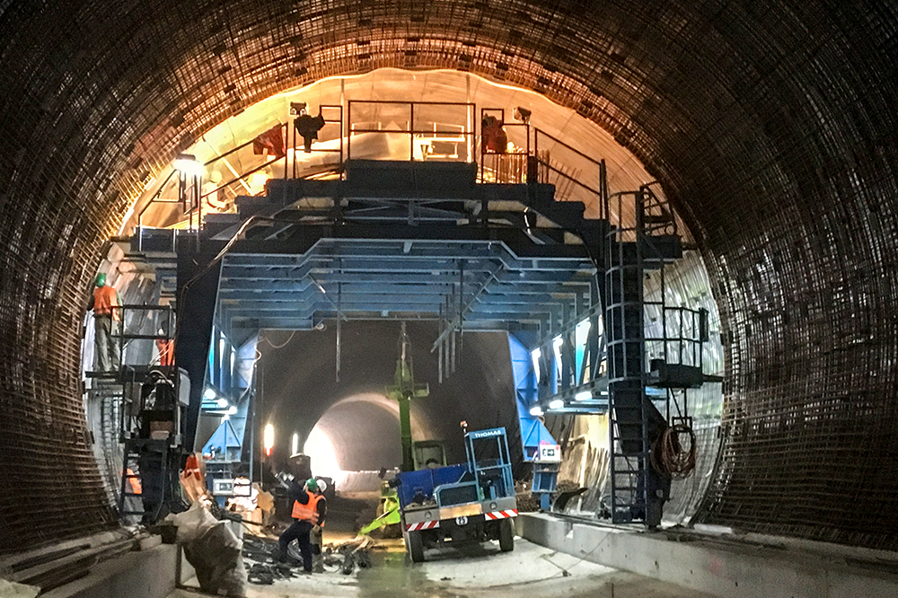 Der Bau der Beton-Innenschale im bergmännischen Tunnelabschnitt ist mittlerweile abgeschlossen. (Foto: Stadt Freising)